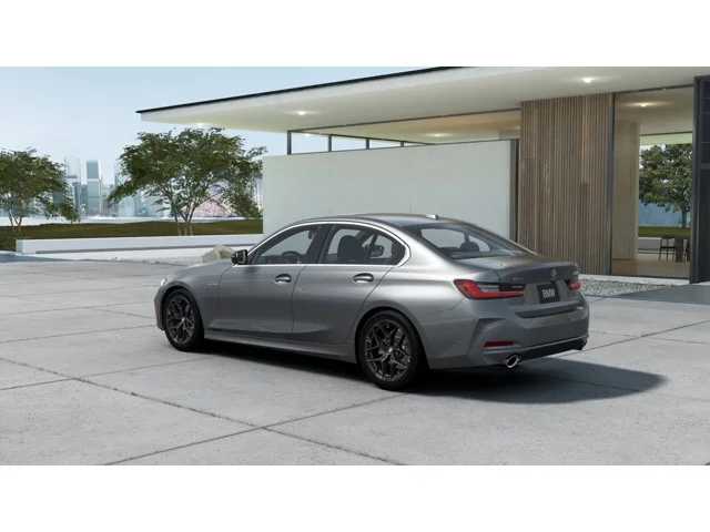 Thumbnail: 2026 BMW 3 Series - 2