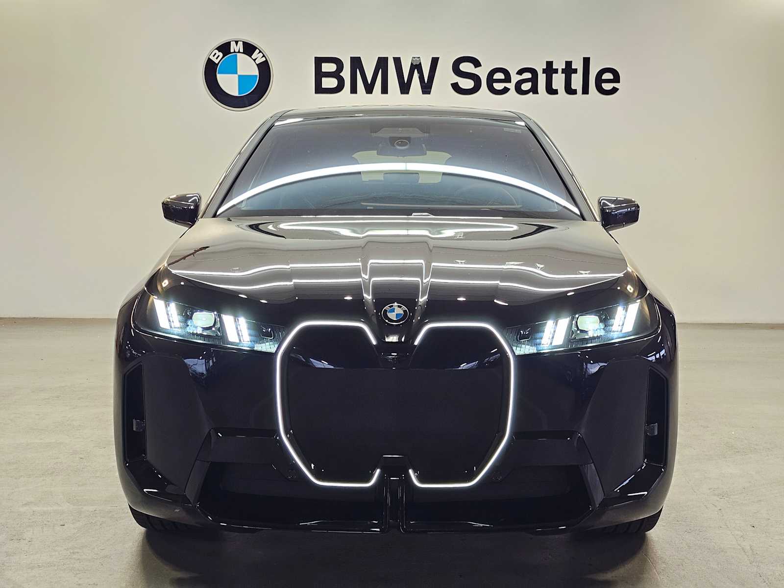 Thumbnail: 2026 BMW iX - 6