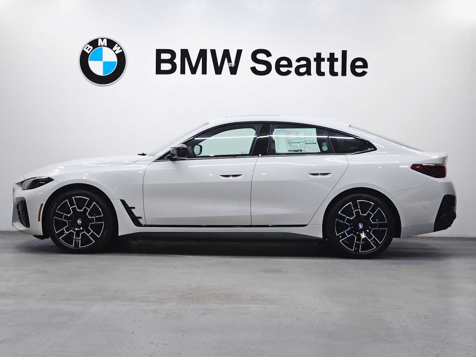 Thumbnail: 2025 BMW i4 - 3