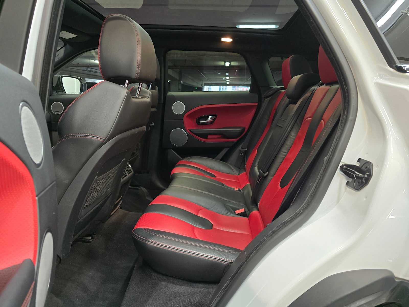 Thumbnail: 2012 Land Rover Range Rover Evoque - 27