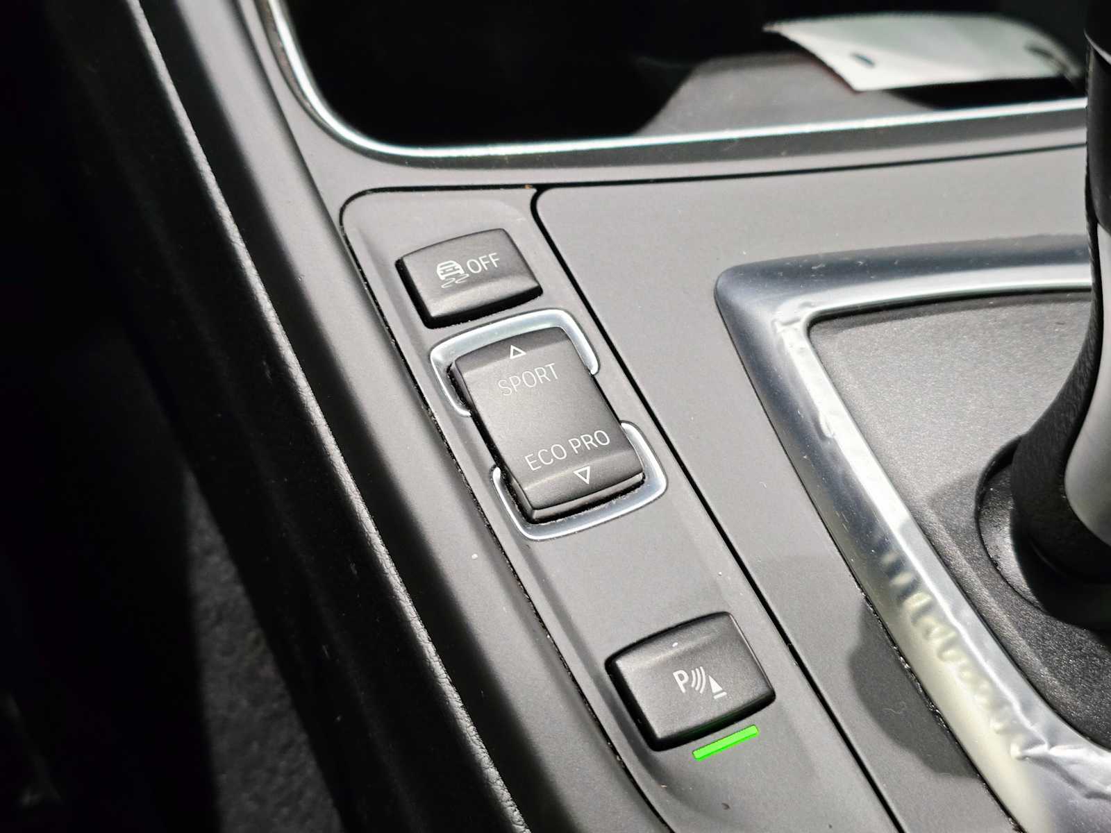 Thumbnail: 2015 BMW 3 Series - 17