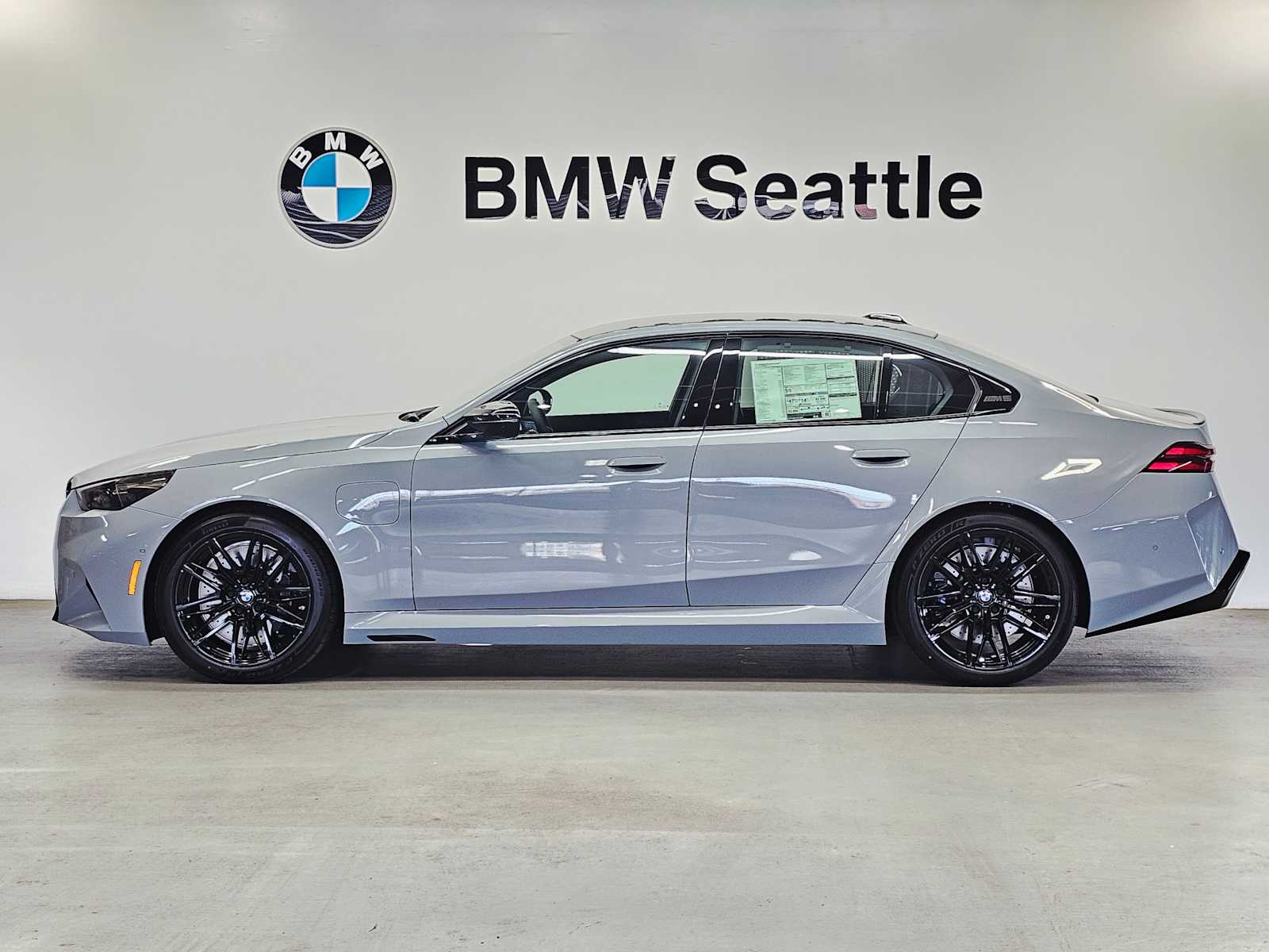 Thumbnail: 2026 BMW M5 - 3