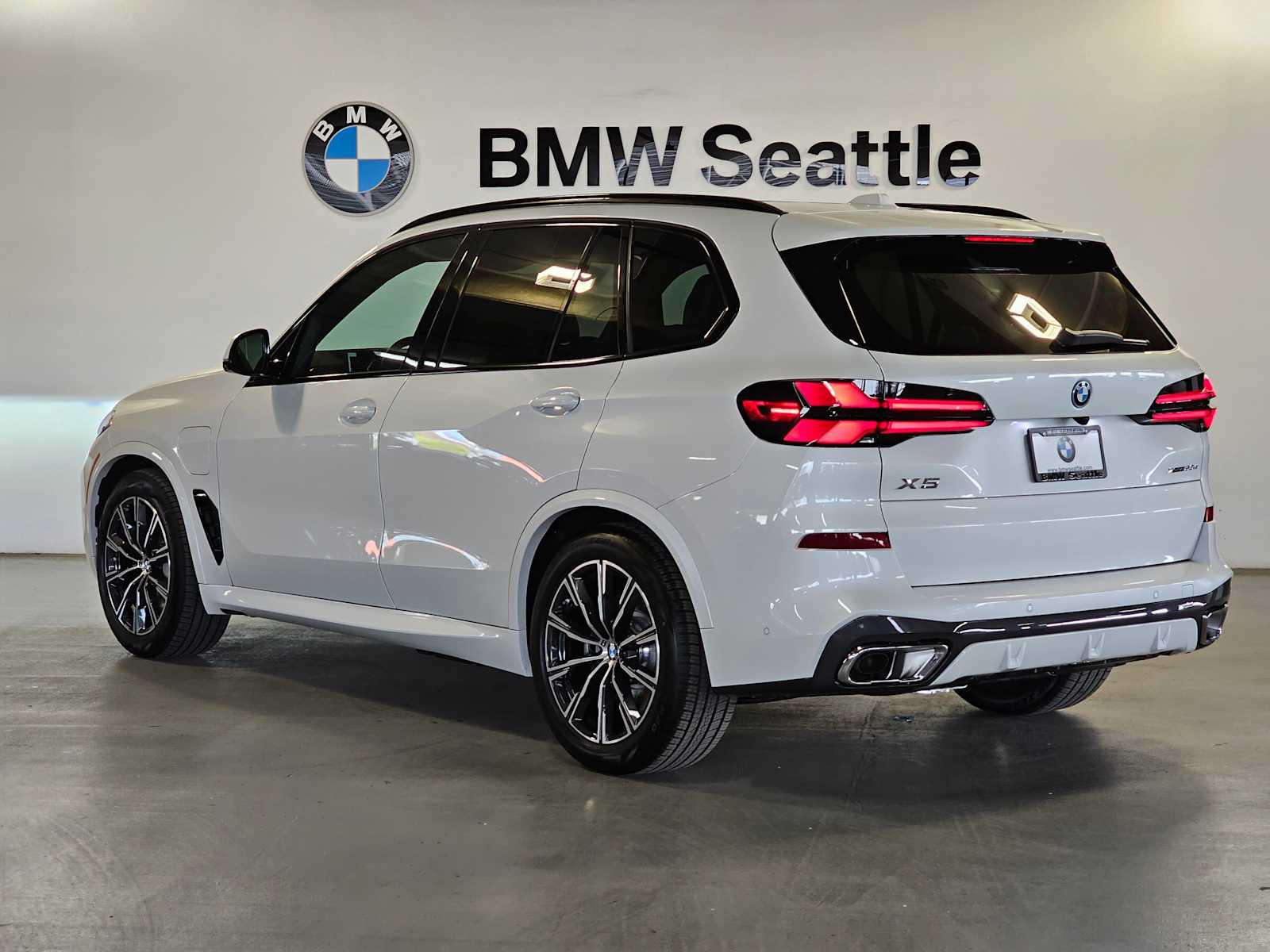 Thumbnail: 2026 BMW X5 - 4