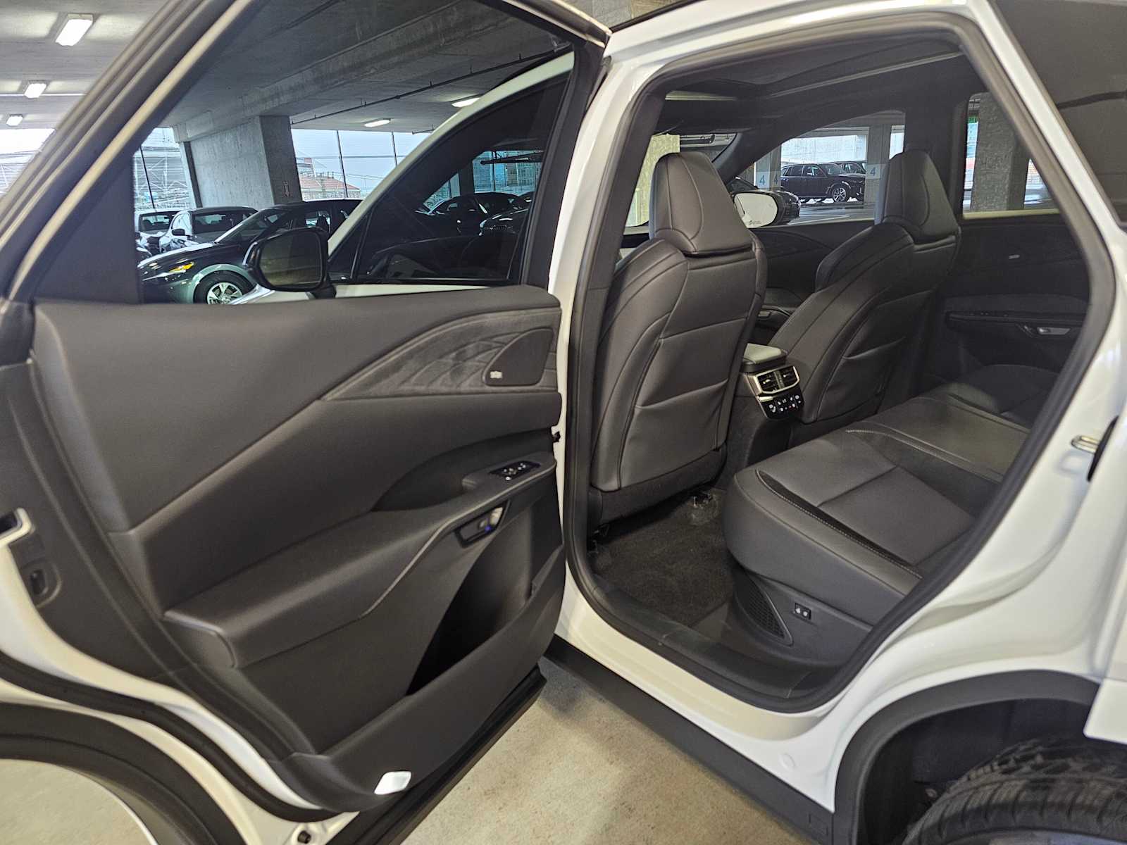 Thumbnail: 2024 Lexus RX - 32