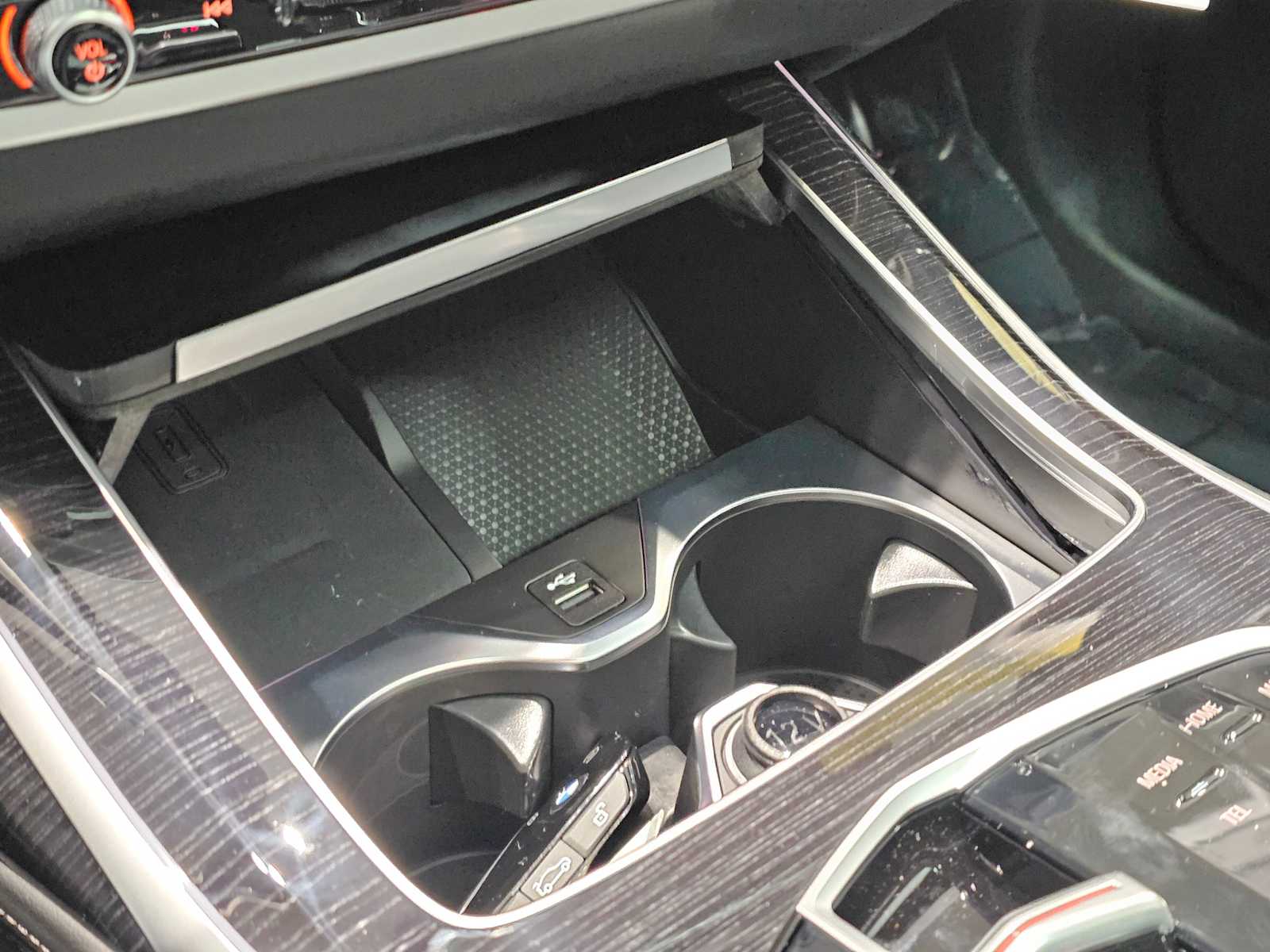 Thumbnail: 2026 BMW X7 - 18