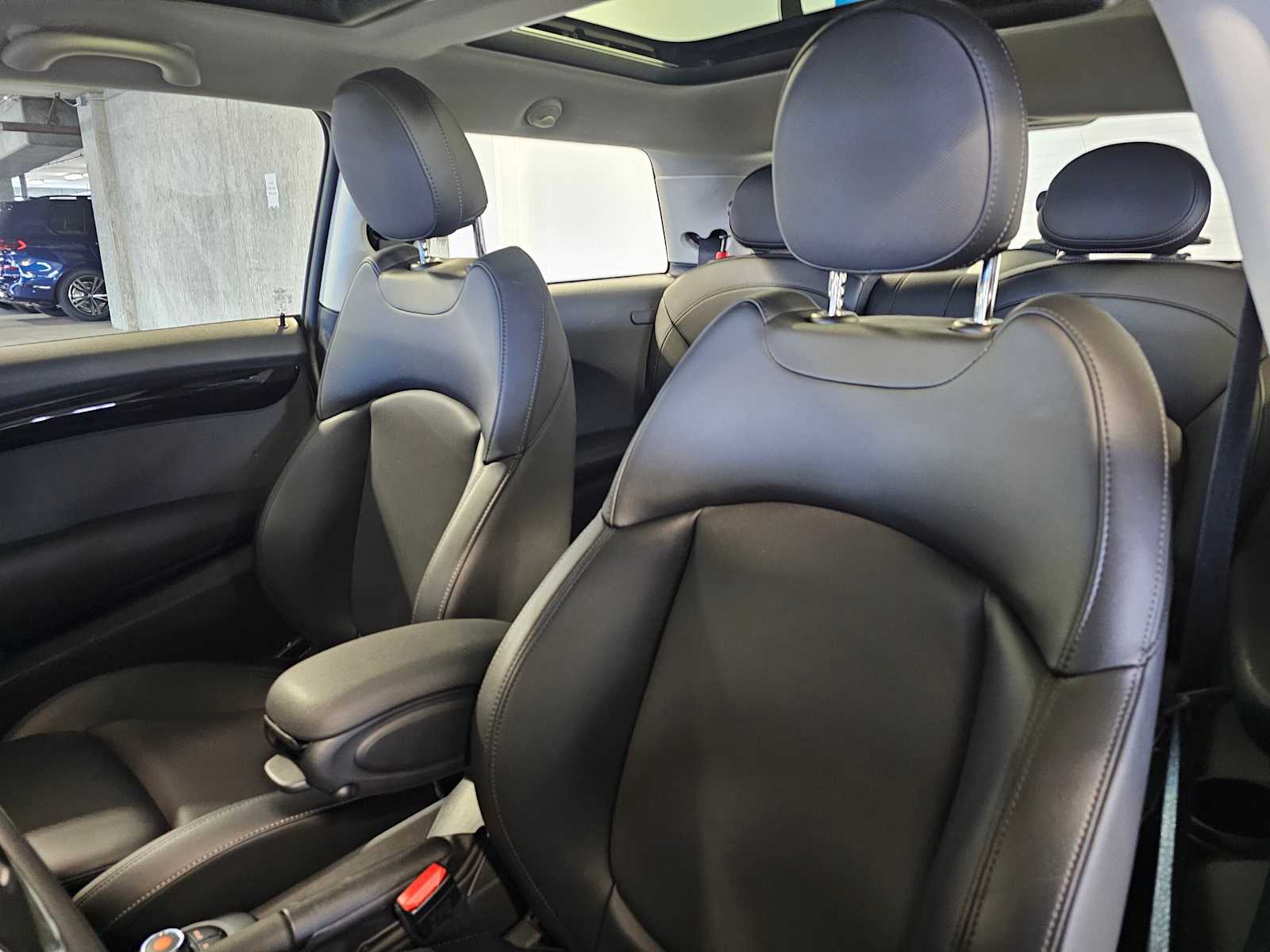 Thumbnail: 2016 MINI Cooper Hardtop - 27