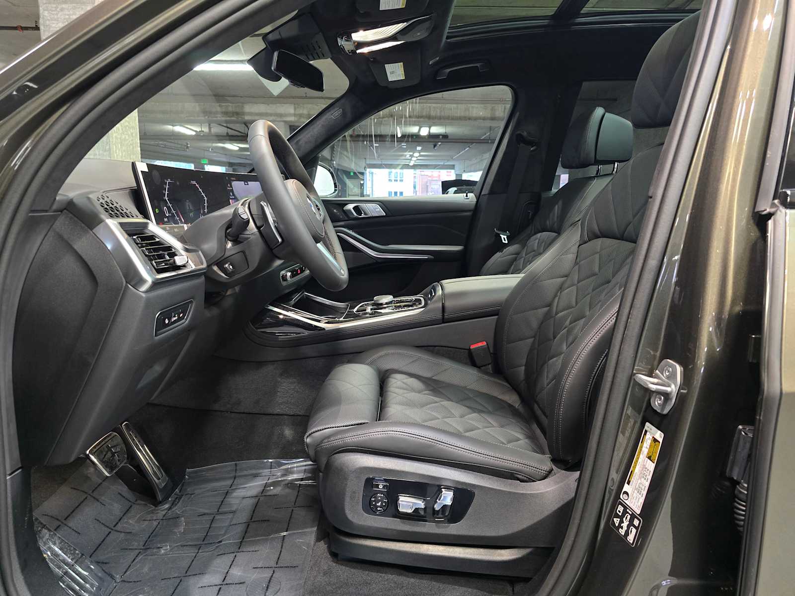 Thumbnail: 2026 BMW X7 - 24