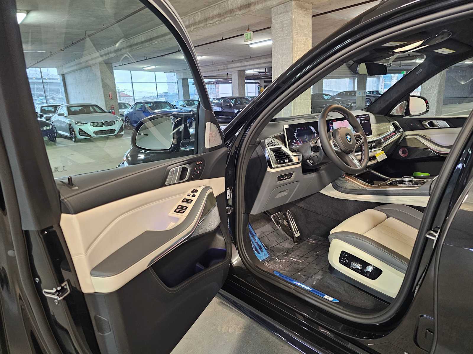 Thumbnail: 2026 BMW X7 - 32