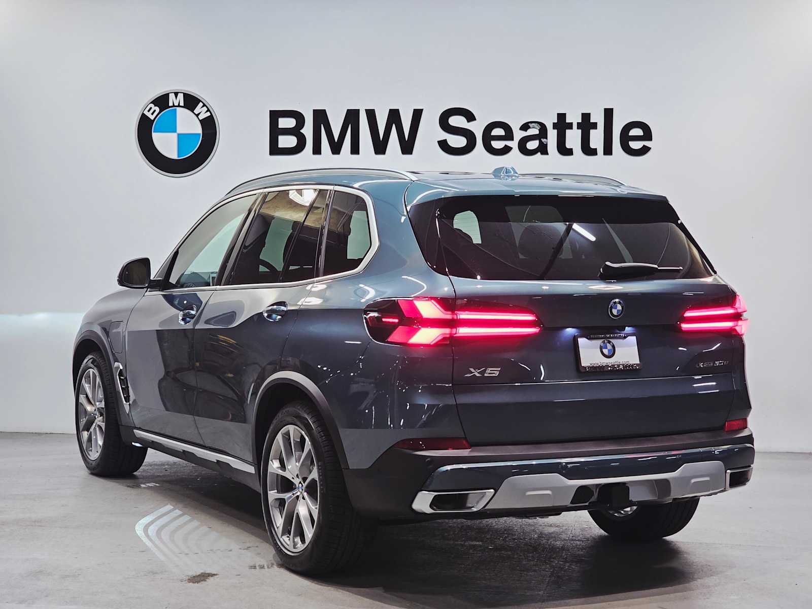Thumbnail: 2026 BMW X5 - 4