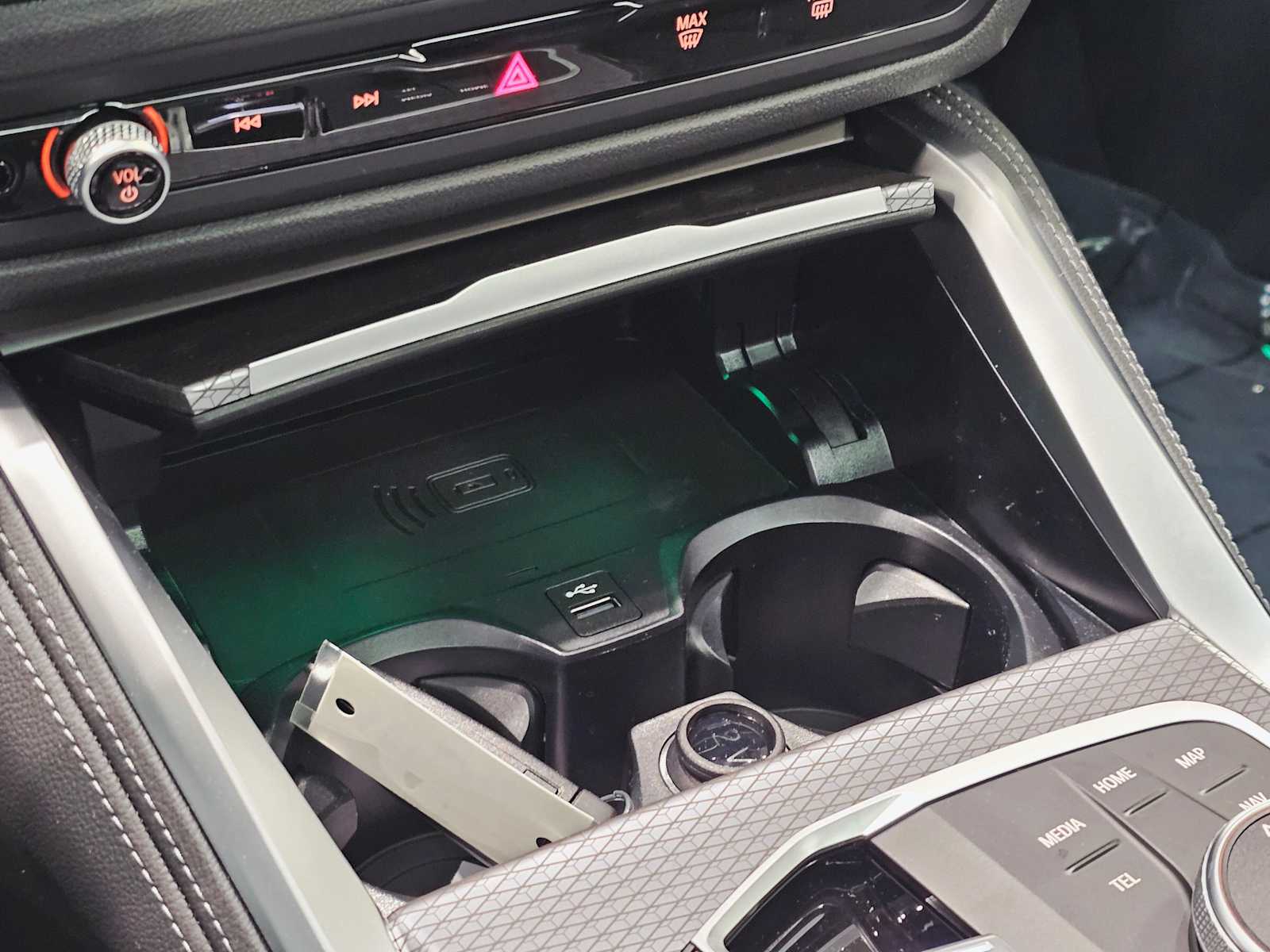 Thumbnail: 2025 BMW i4 - 19