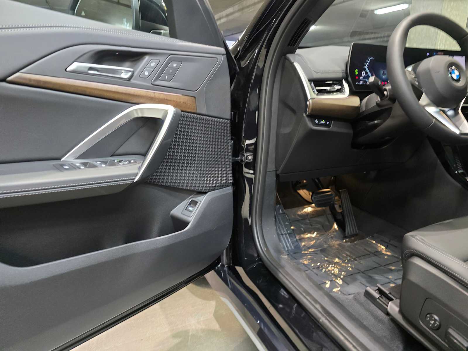 Thumbnail: 2026 BMW X1 - 22