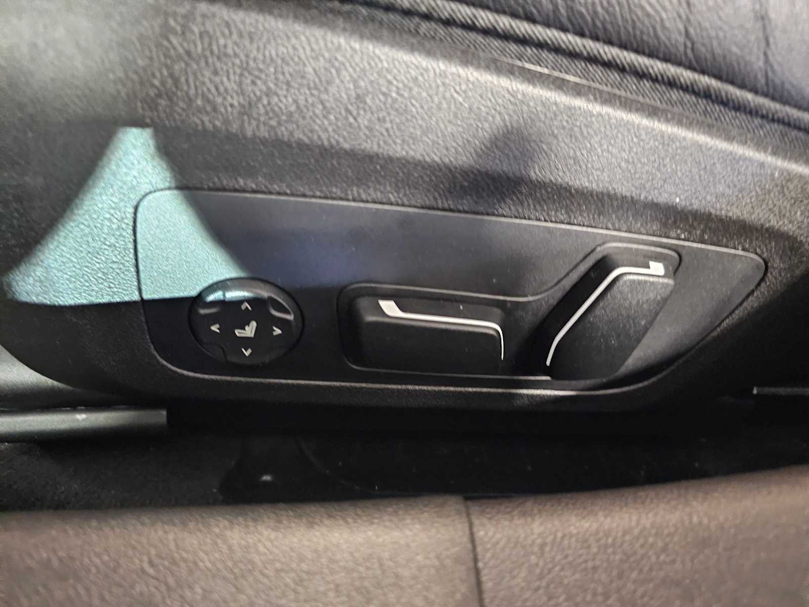 Thumbnail: 2025 BMW 3 Series - 29