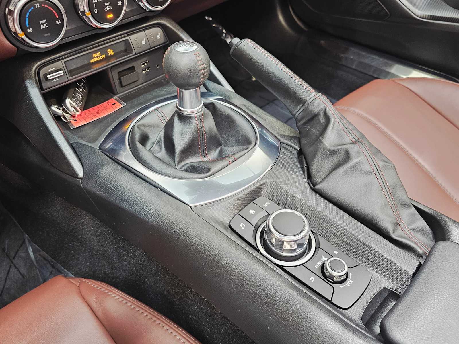 Thumbnail: 2017 Mazda MX-5 Miata - 15