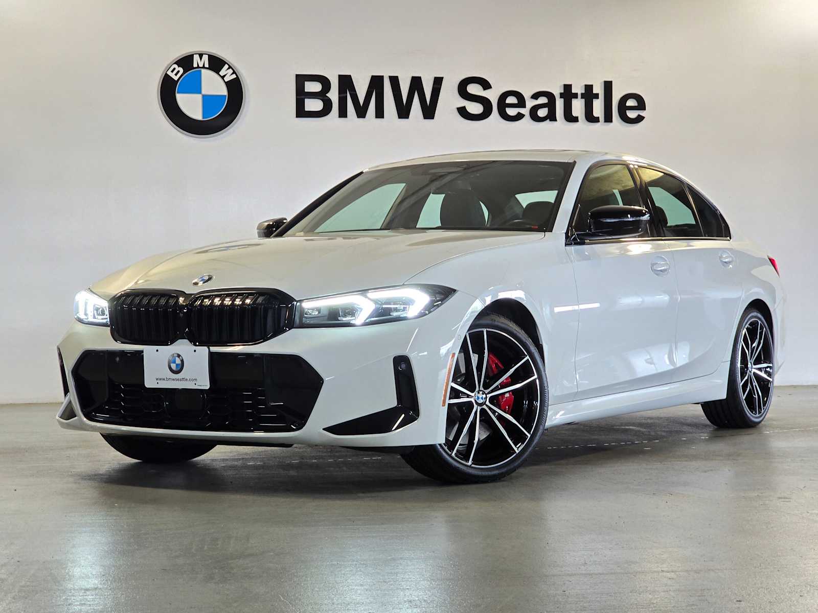 2023 BMW 3 Series 330i xDrive Hero Image