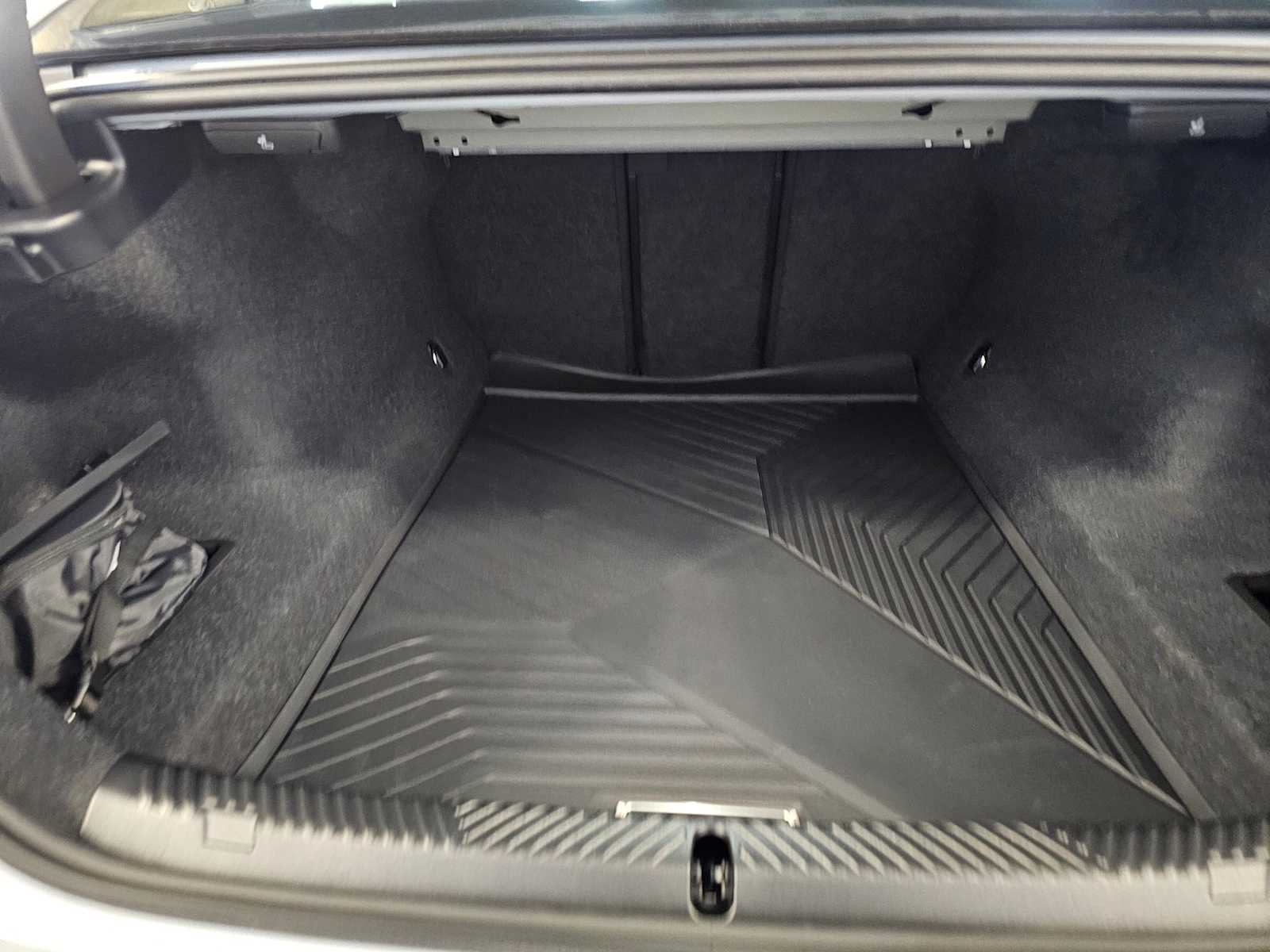 Thumbnail: 2026 BMW 5 Series - 42