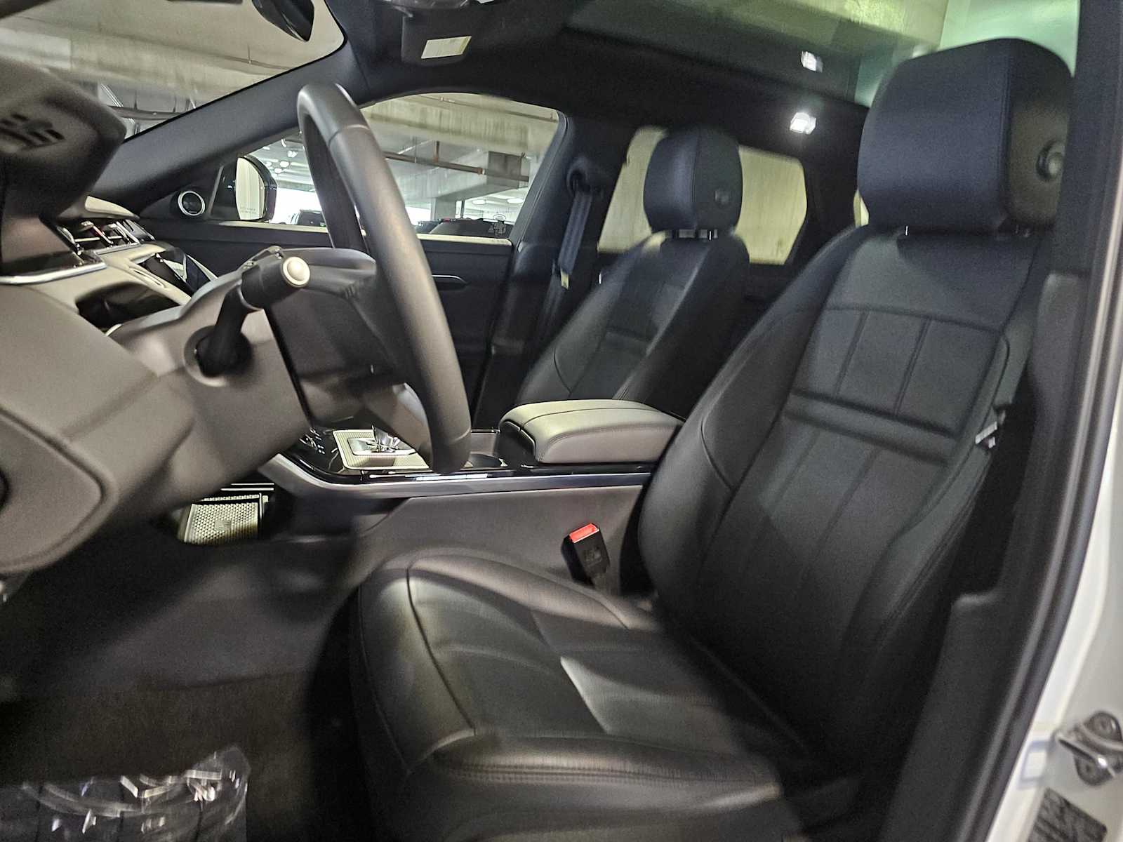 Thumbnail: 2023 Land Rover Range Rover Evoque - 26