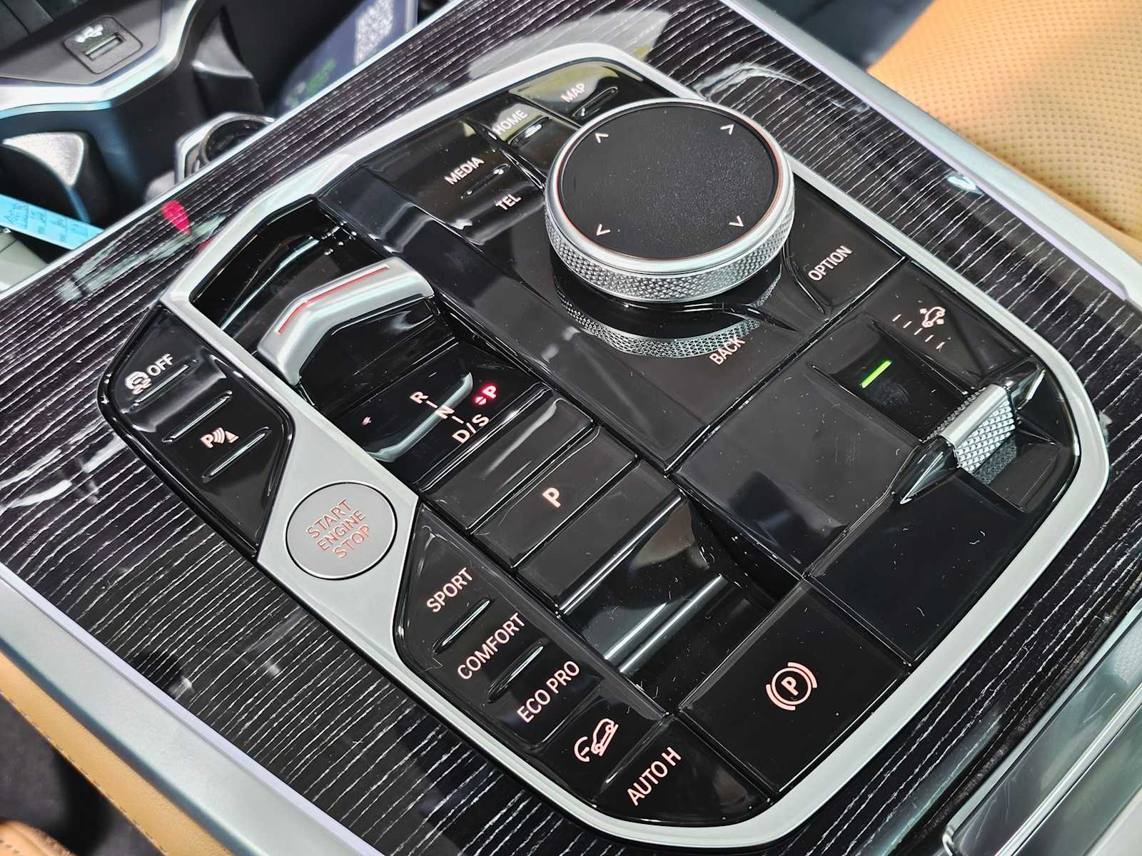 Thumbnail: 2026 BMW X7 - 18