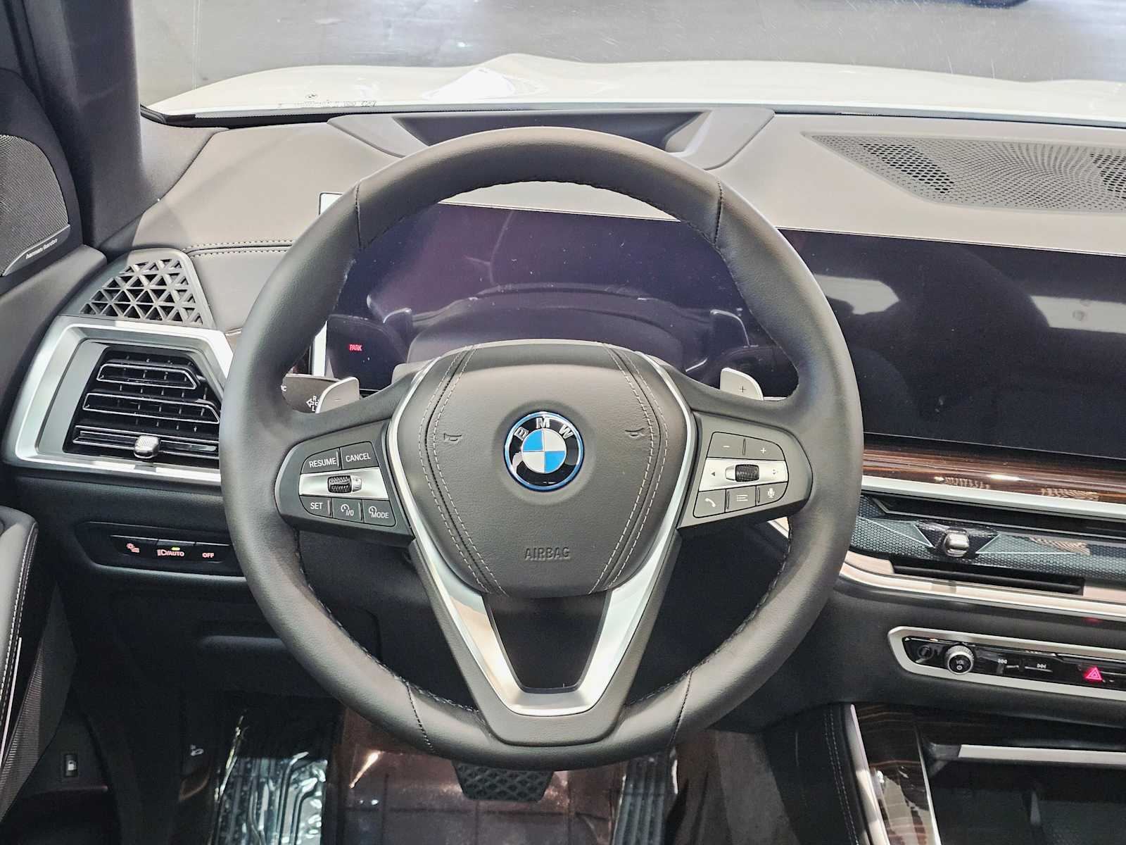 Thumbnail: 2026 BMW X5 - 11