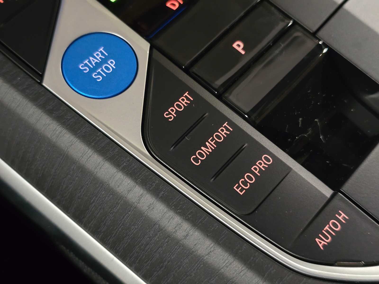 Thumbnail: 2025 BMW i4 - 18