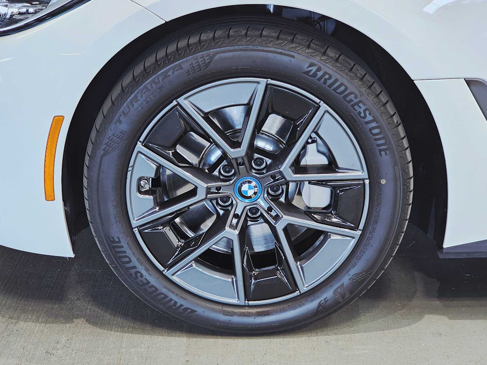 Thumbnail: 2023 BMW i4 - 8