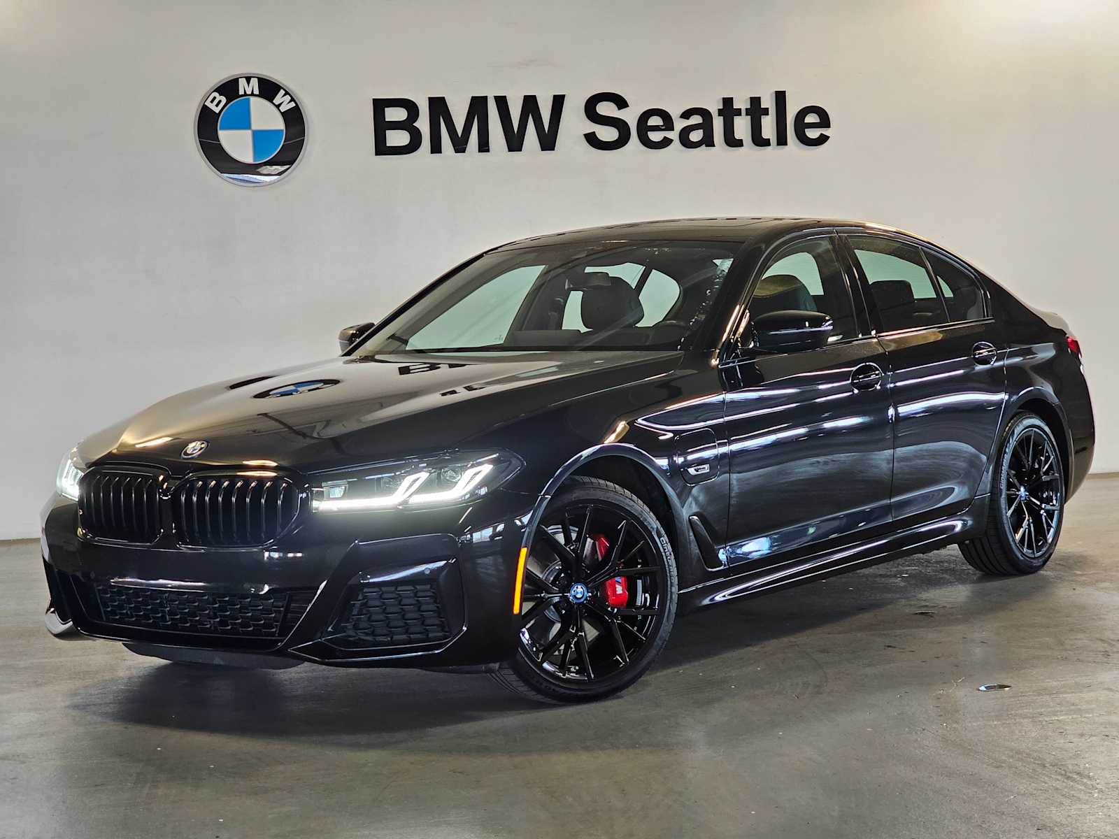 Thumbnail: 2023 BMW 5 Series - 1