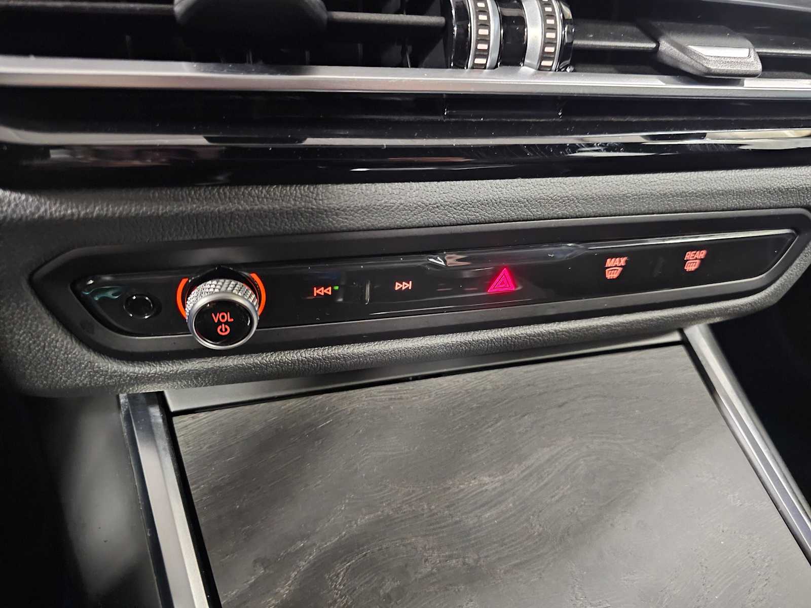 Thumbnail: 2023 BMW i4 - 18