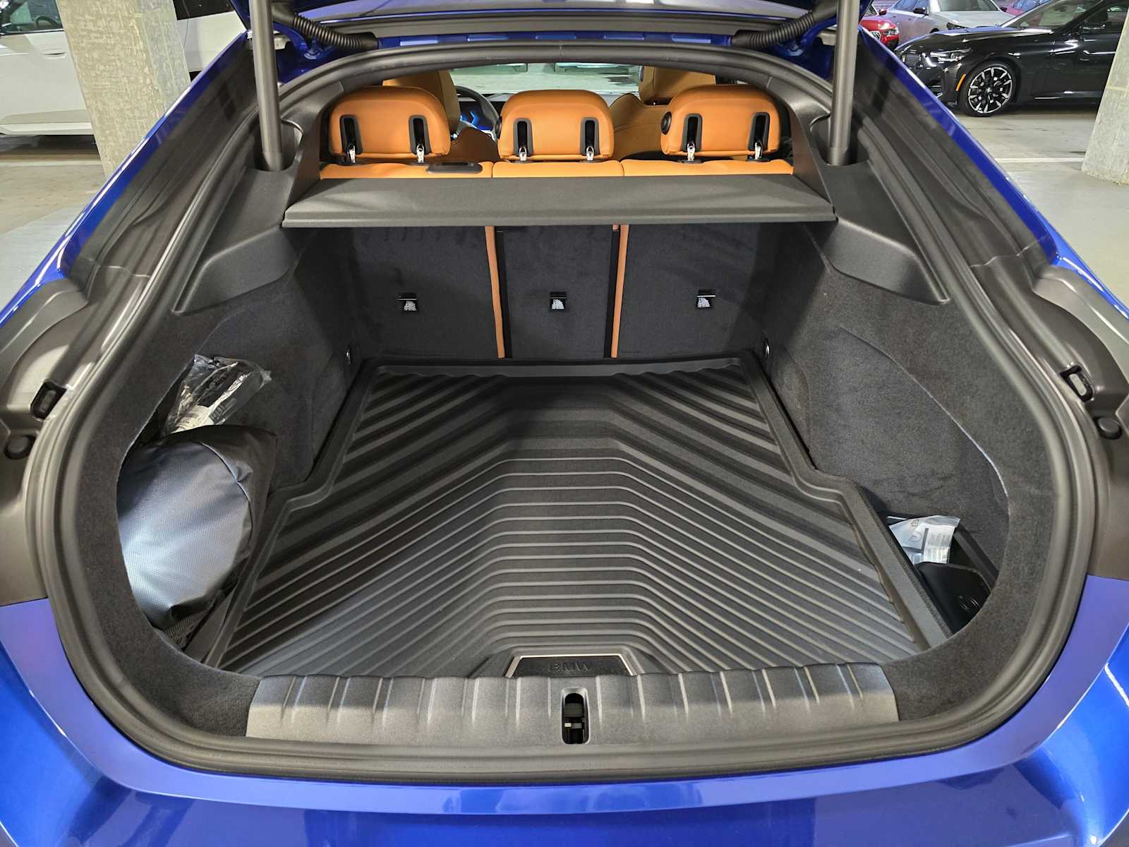 Thumbnail: 2025 BMW i4 - 33