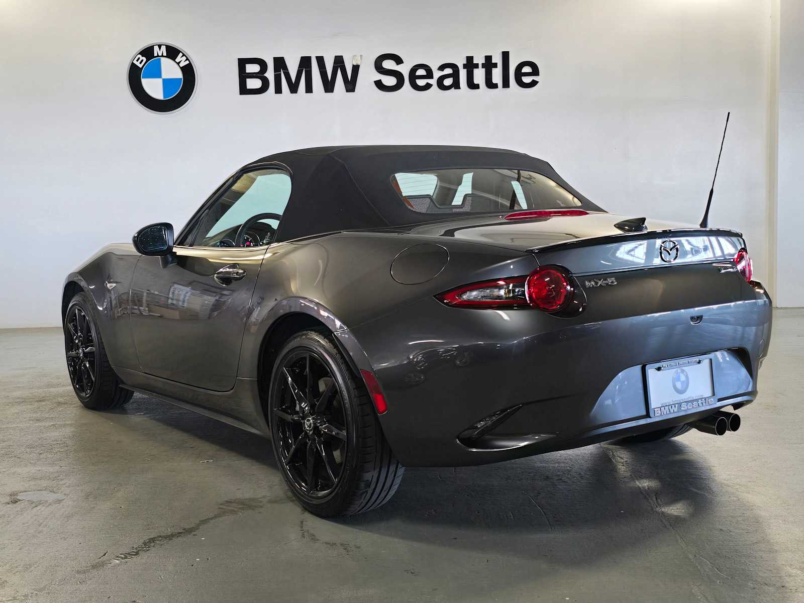 Thumbnail: 2022 Mazda MX-5 Miata - 4