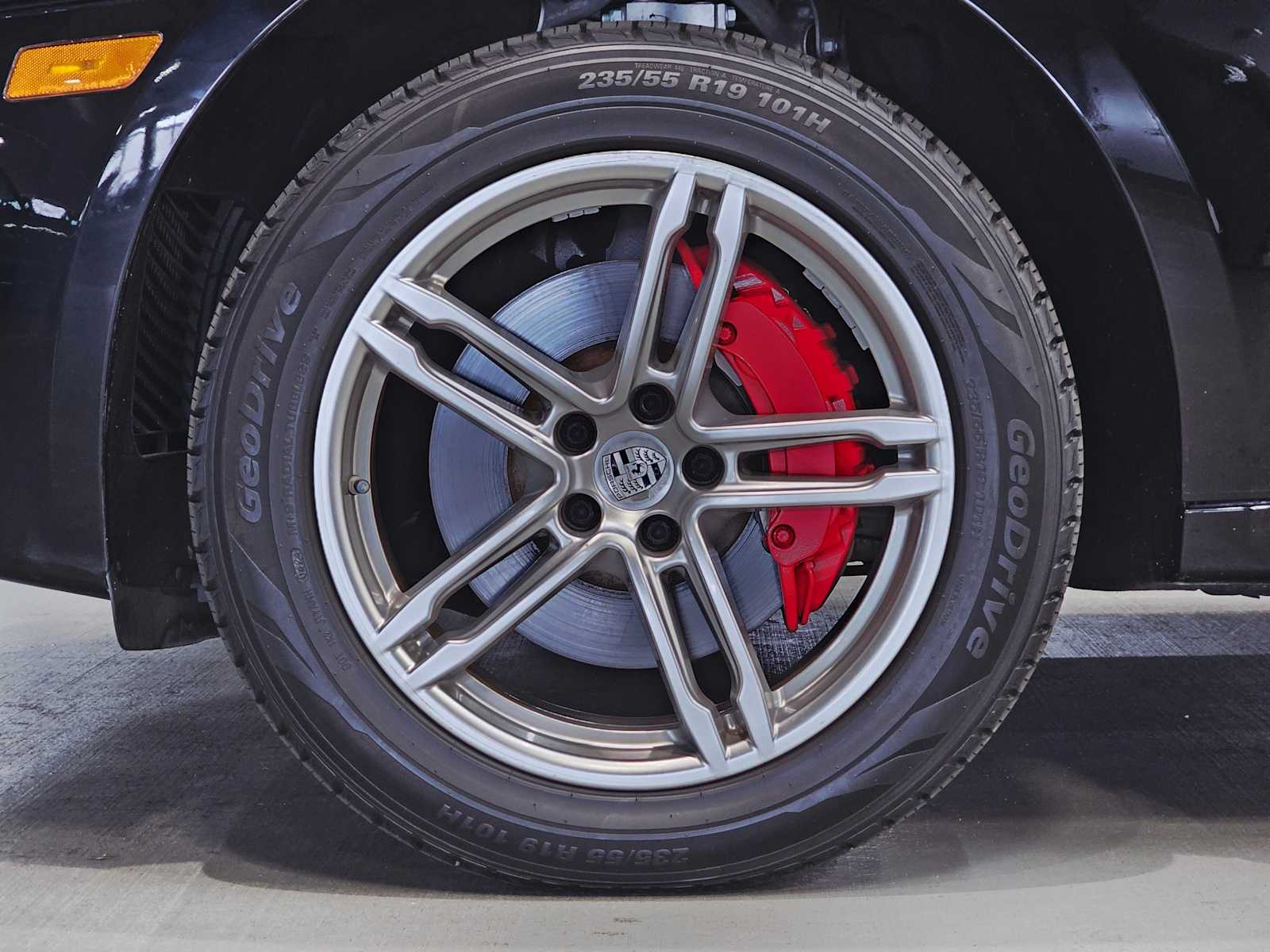 Thumbnail: 2016 Porsche Macan - 8