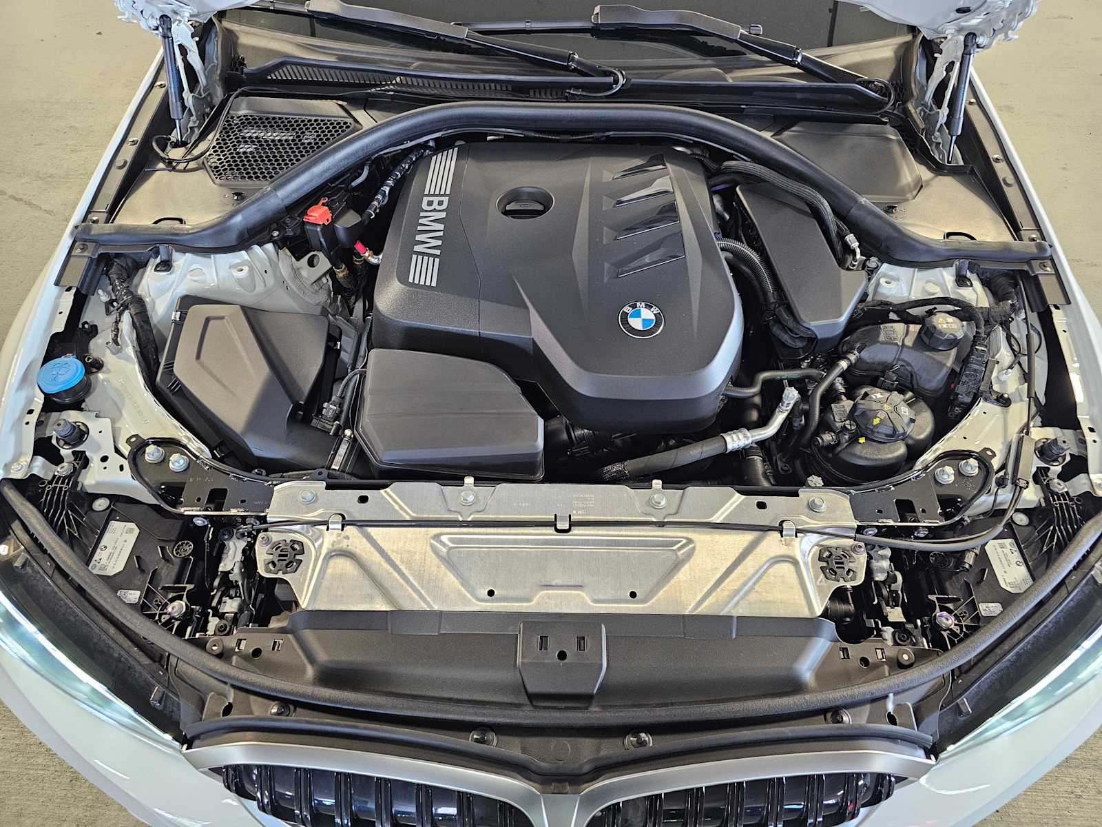 Thumbnail: 2025 BMW 3 Series - 9