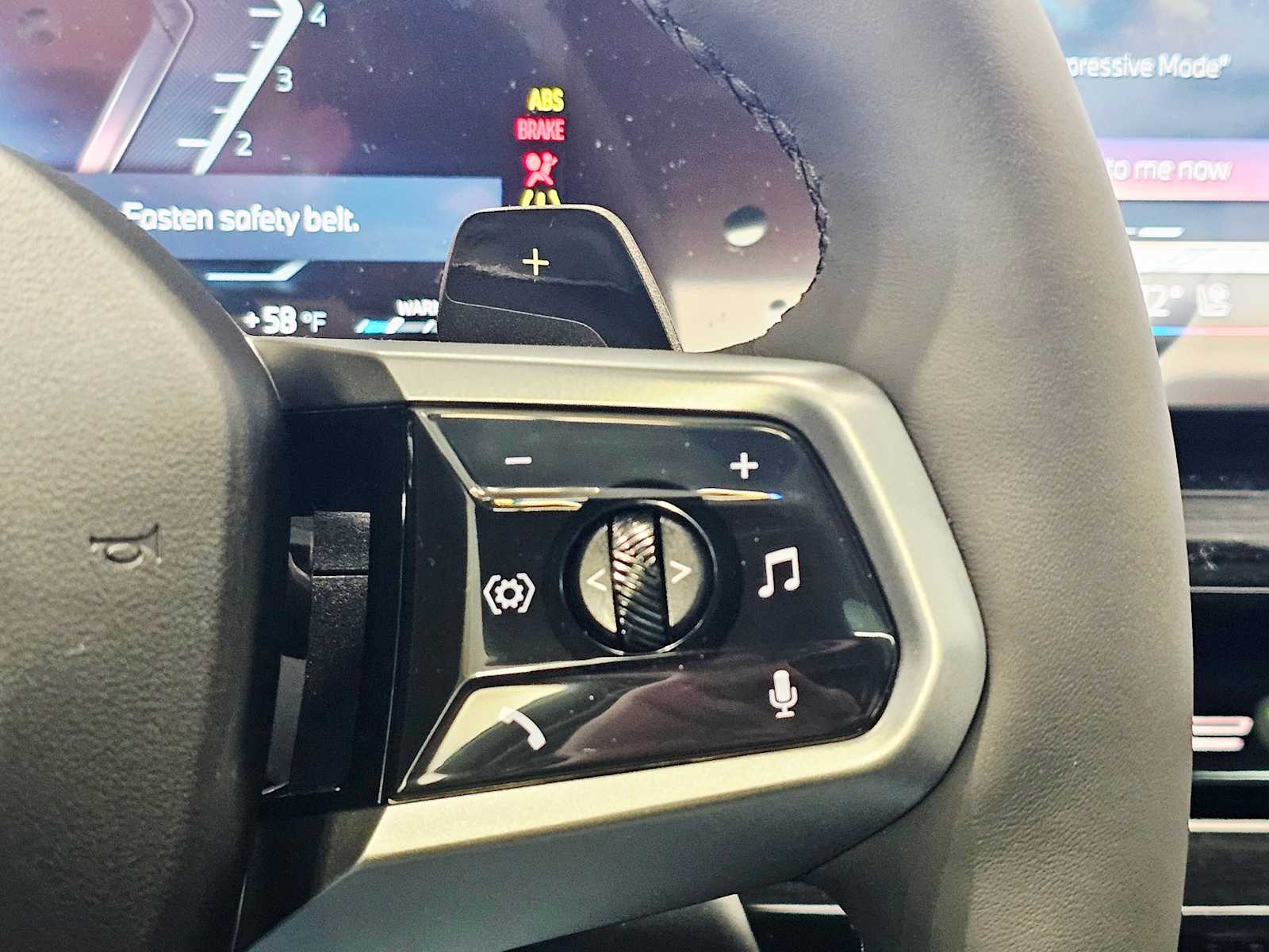 Thumbnail: 2026 BMW 5 Series - 12