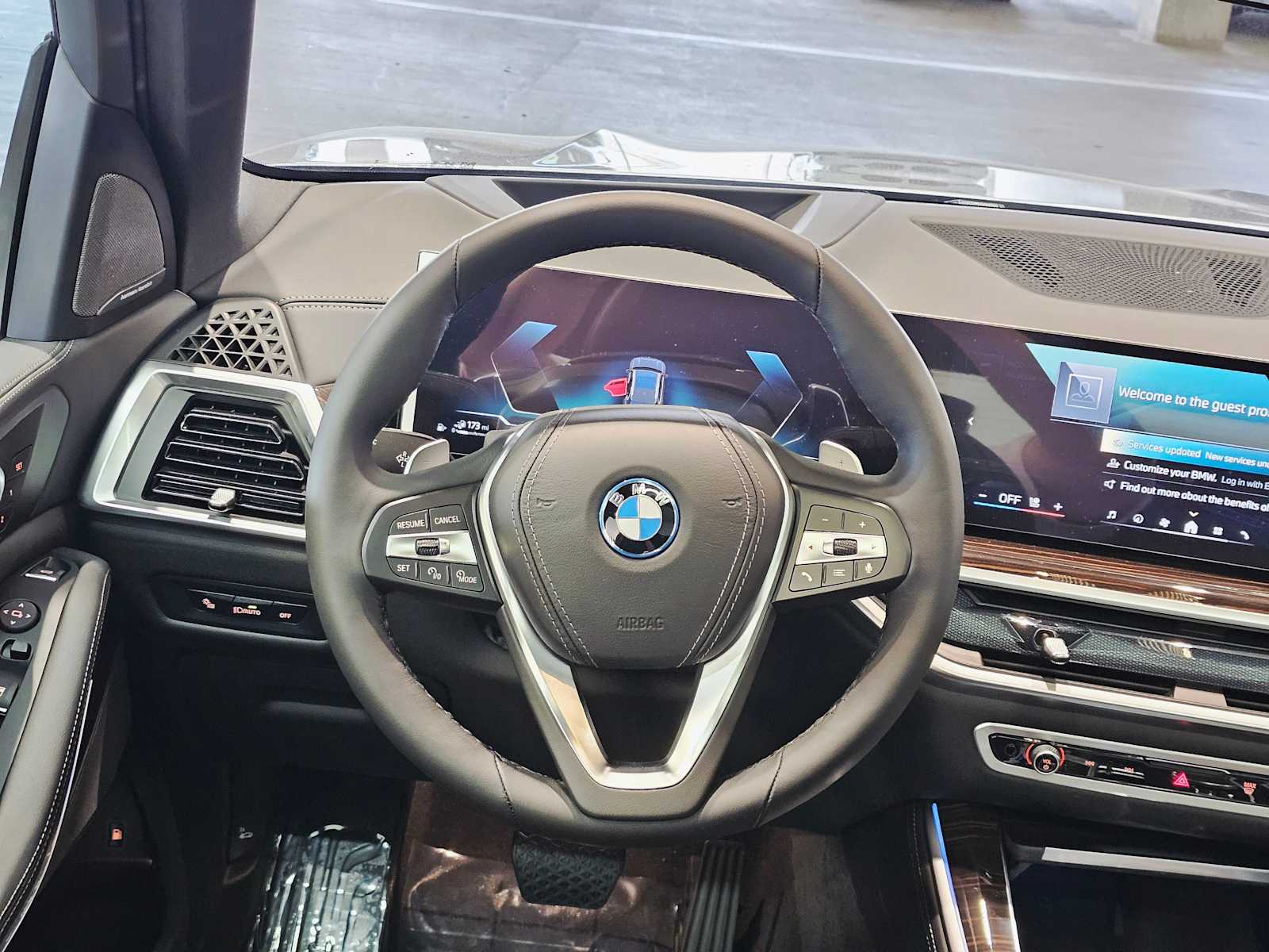 Thumbnail: 2026 BMW X5 - 11