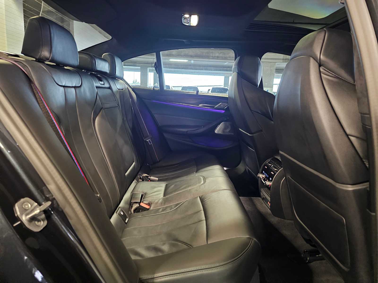 Thumbnail: 2021 BMW M5 - 37