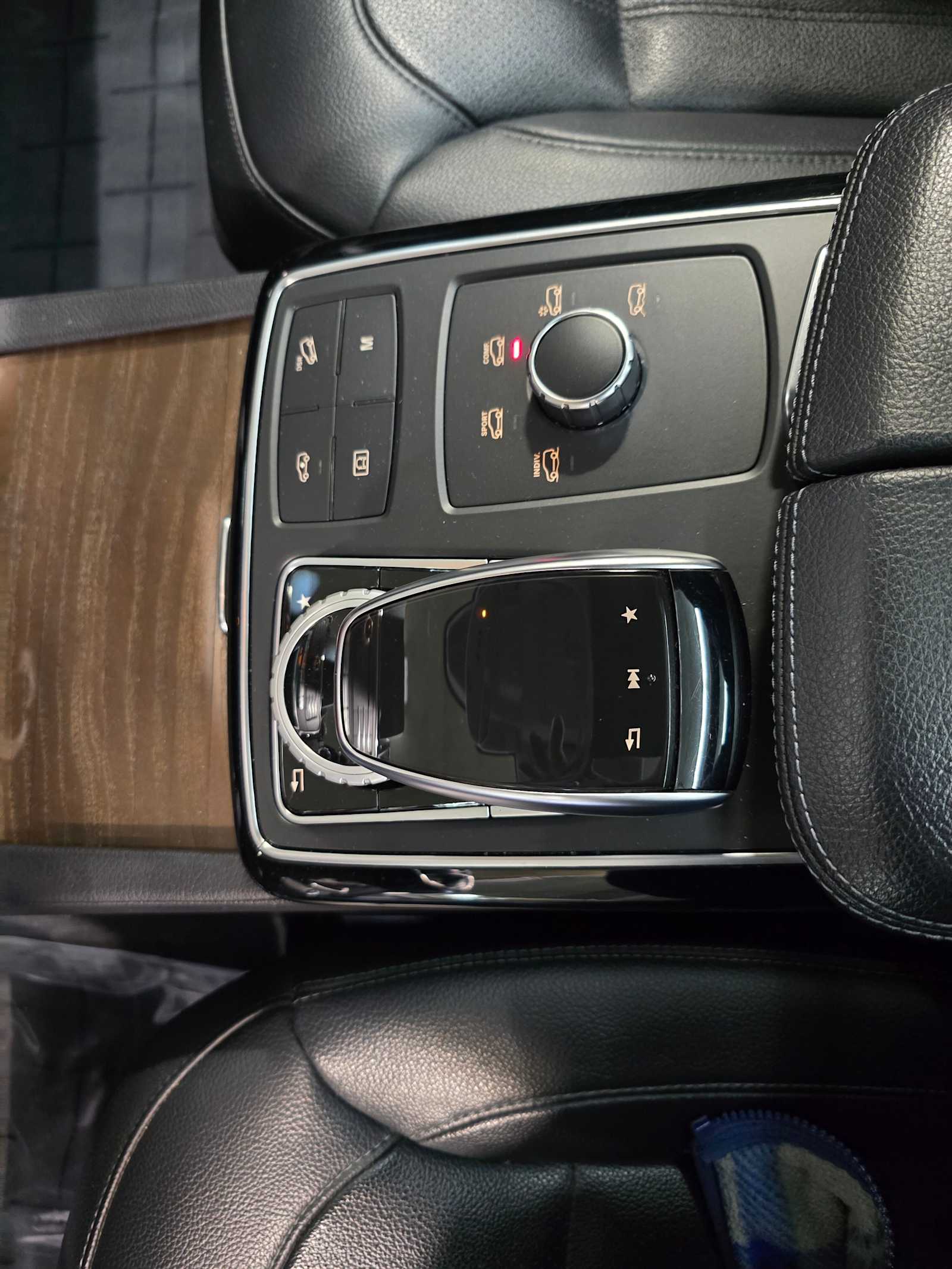 Thumbnail: 2017 Mercedes-Benz GLS - 24