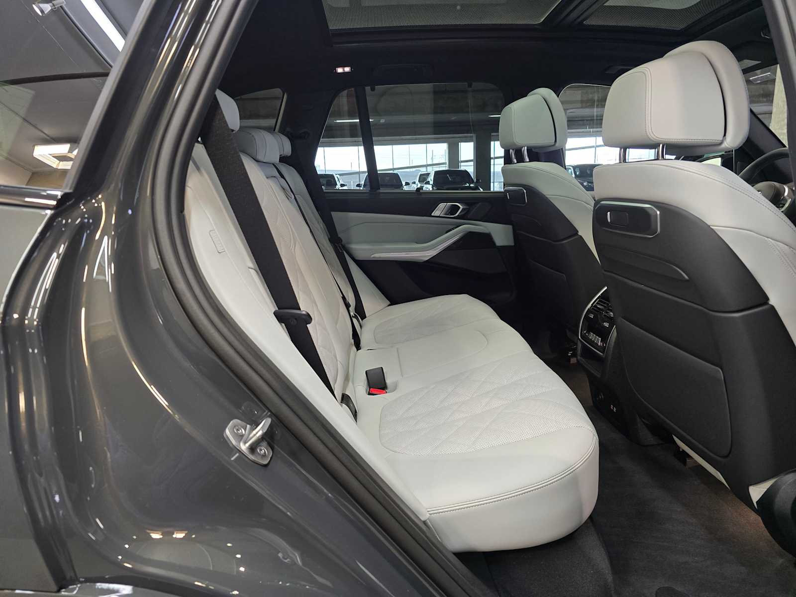 Thumbnail: 2026 BMW X5 - 30