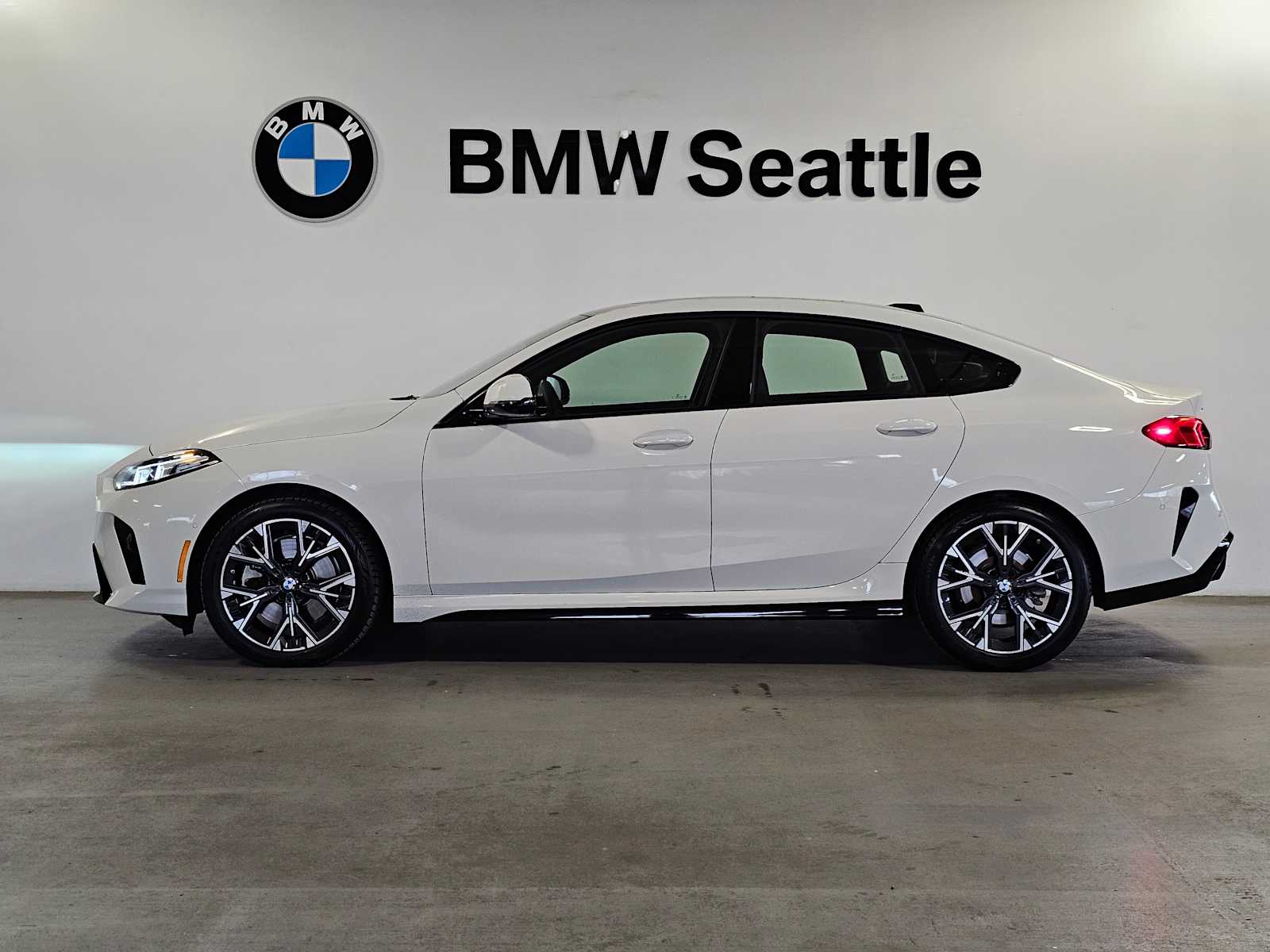 Thumbnail: 2025 BMW 2 Series - 3