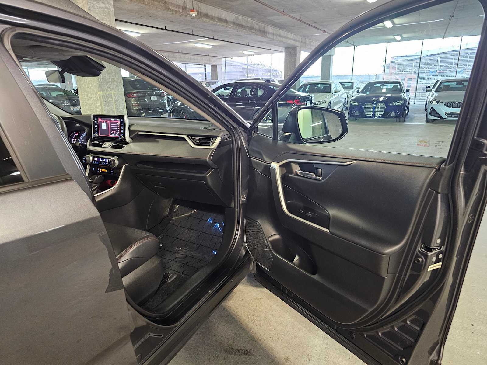 Thumbnail: 2021 Toyota RAV4 - 39