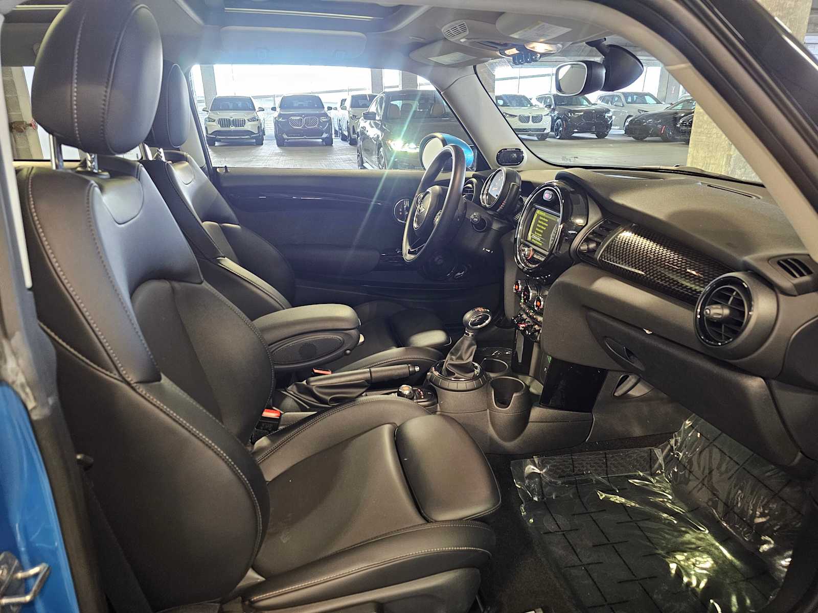 Thumbnail: 2016 MINI Cooper Hardtop - 31