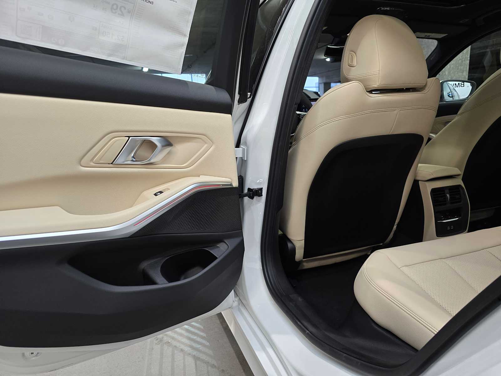 Thumbnail: 2026 BMW 3 Series - 28