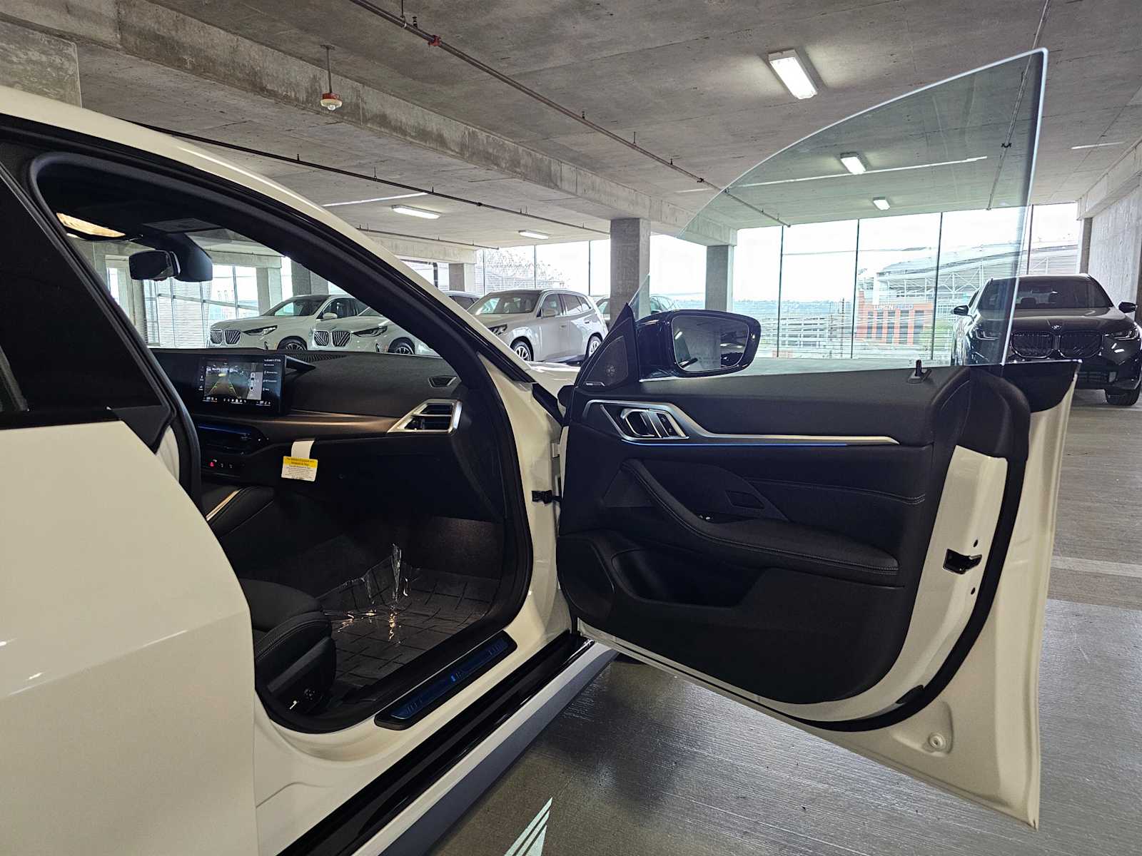 Thumbnail: 2026 BMW i4 - 37