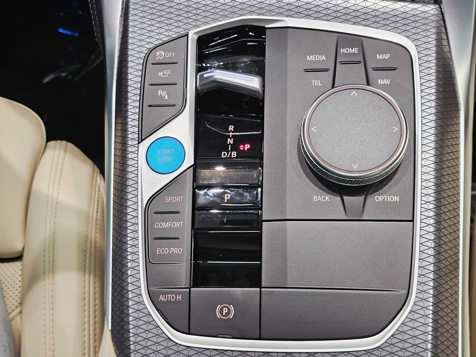 Thumbnail: 2025 BMW i4 - 18