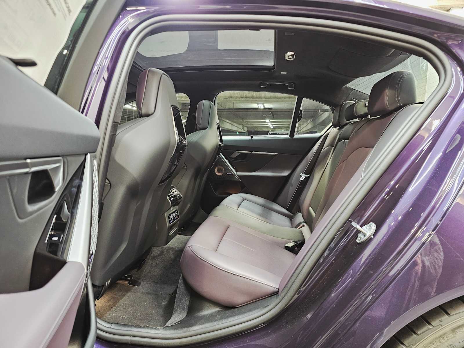 Thumbnail: 2026 BMW M5 - 25