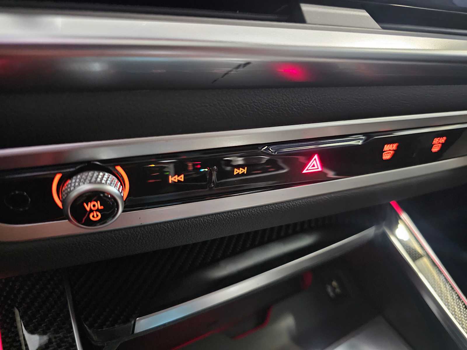 Thumbnail: 2026 BMW X7 - 18