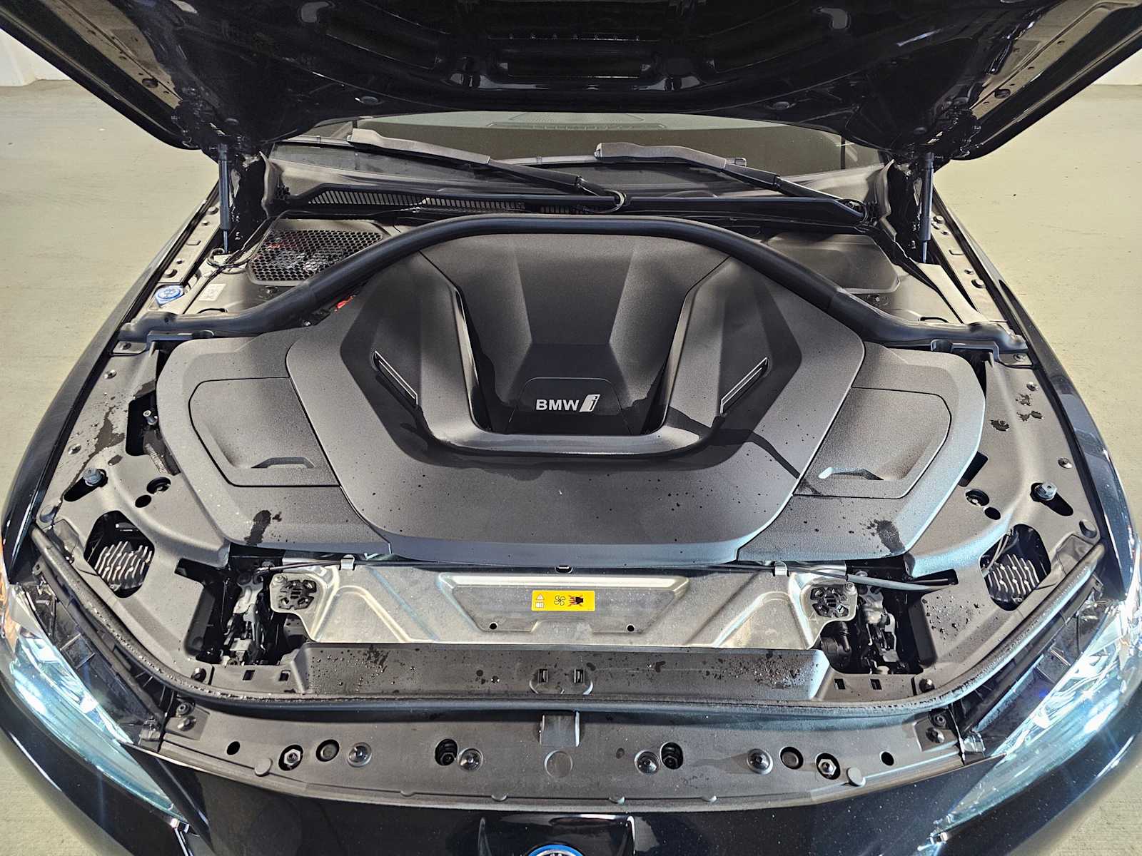 Thumbnail: 2023 BMW i4 - 9