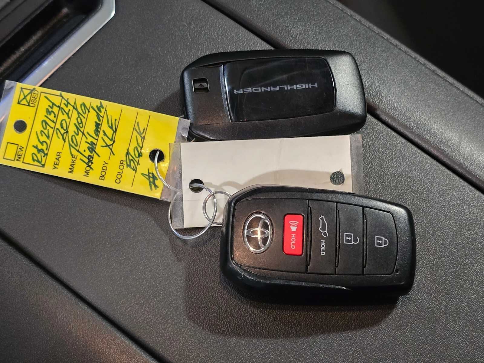 Thumbnail: 2024 Toyota Highlander - 34