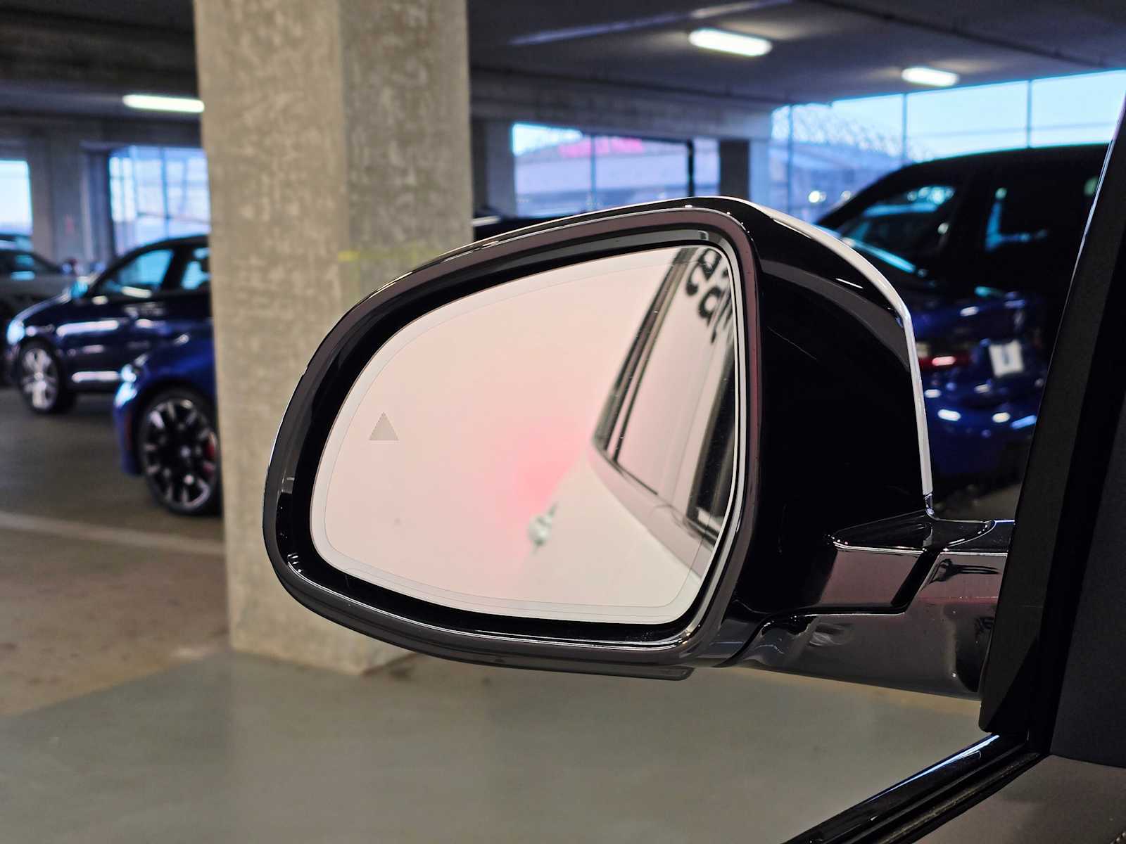 Thumbnail: 2026 BMW X7 - 21