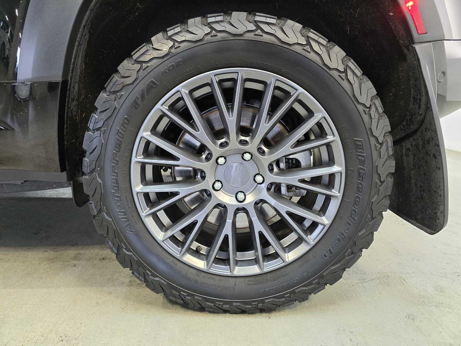 Thumbnail: 2023 Land Rover Defender - 8