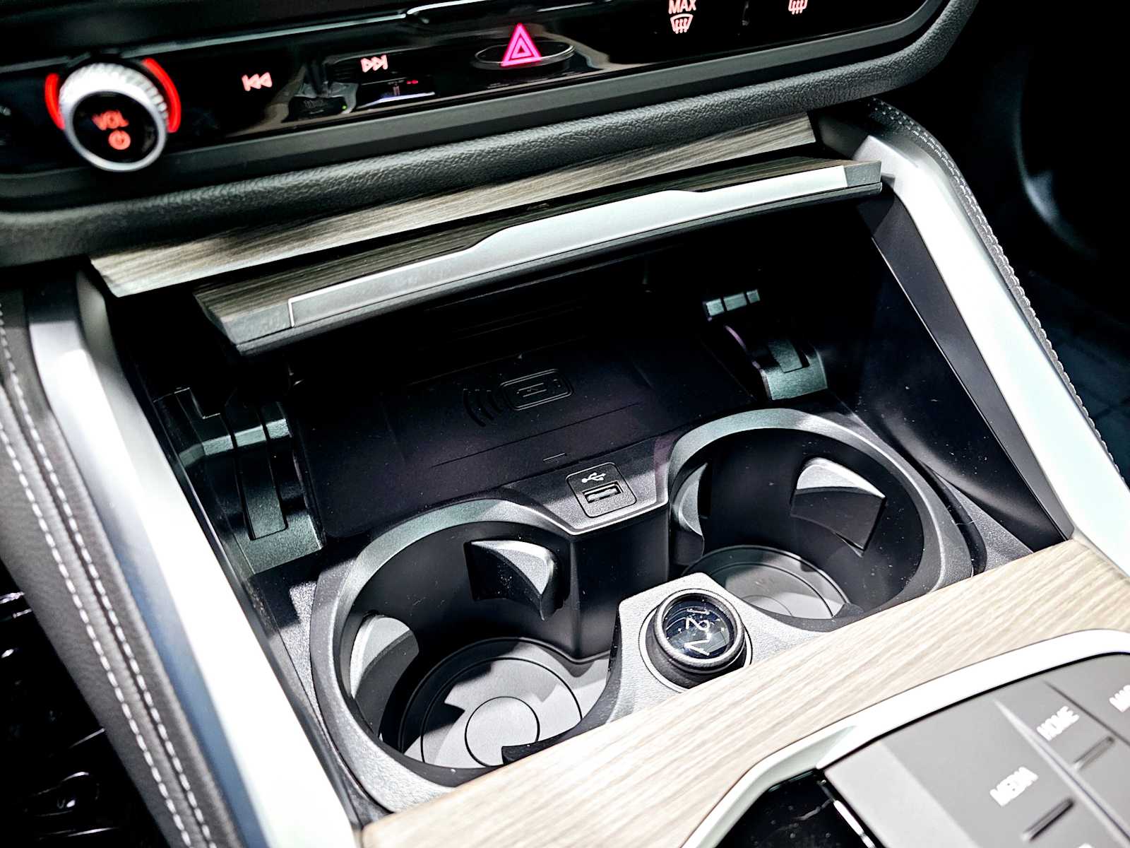 Thumbnail: 2025 BMW 4 Series - 19