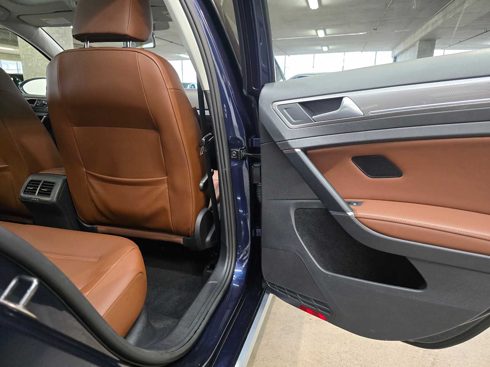 Thumbnail: 2017 Volkswagen Golf - 29