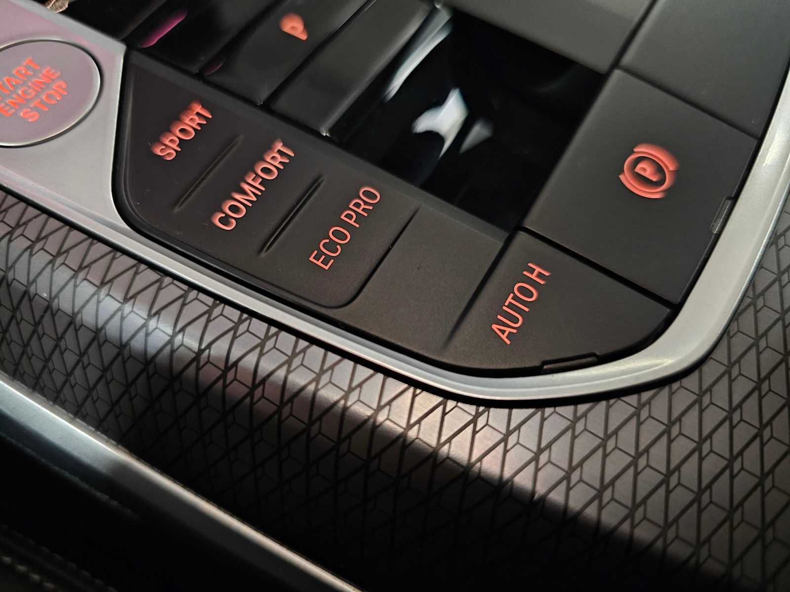 Thumbnail: 2025 BMW 3 Series - 23